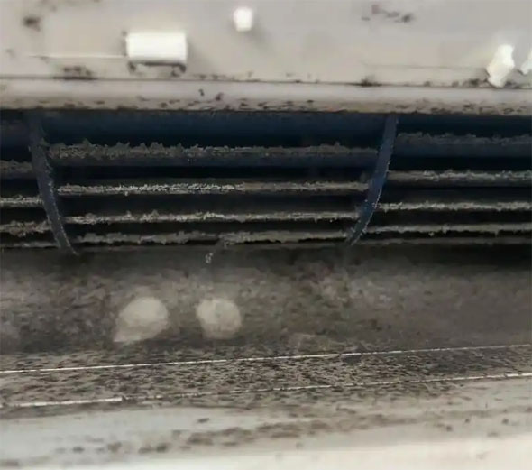 海曙空调吹的风有股烧焦味是怎么回事